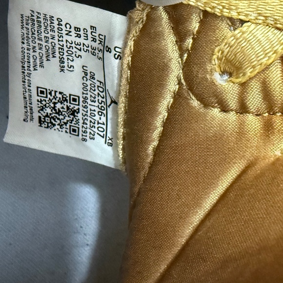 Nike Air Jordan 1 Retro High OG White/Metallic Gold Womens Size 8 FD2596-107 - Picture 13 of 14